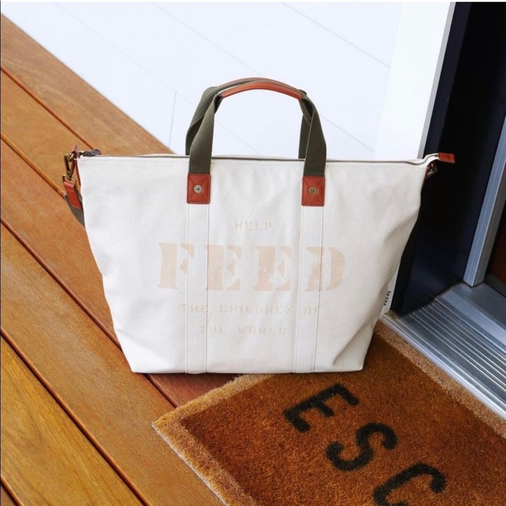 FEED Projects - WEEKENDER DUFFEL TOTE BAG 💕